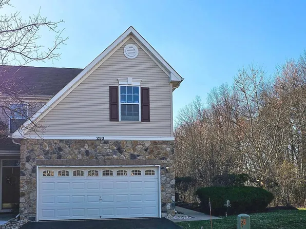 233 Concord Pl, Pennington, NJ 08534