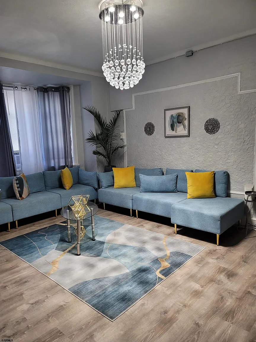 37 S Iowa Ave APT 5G photo 1