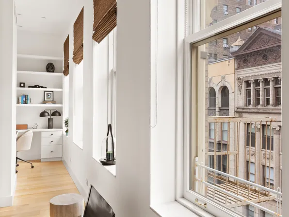 7 East 17th Street image 4 of 25