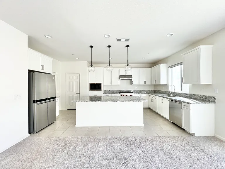 1040 Piedmont Rd — Photo 4