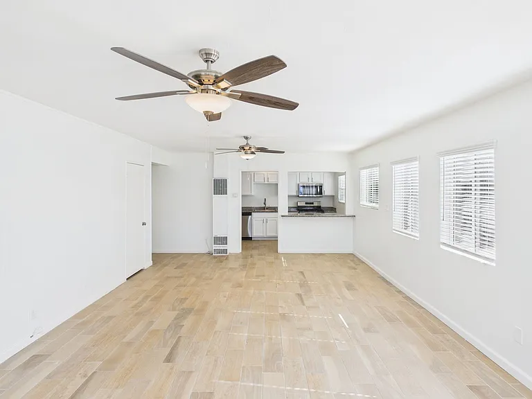 330 W I St — Photo 84