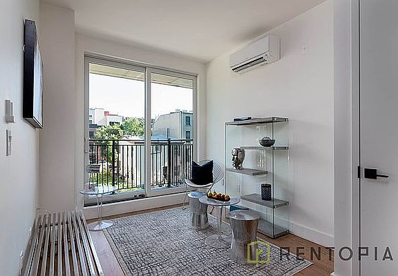 5th image of 824 Lexington Ave #5I