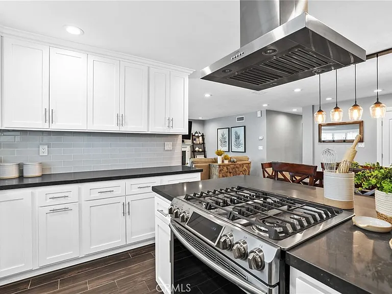 5251 Anthony Ave — Photo 27