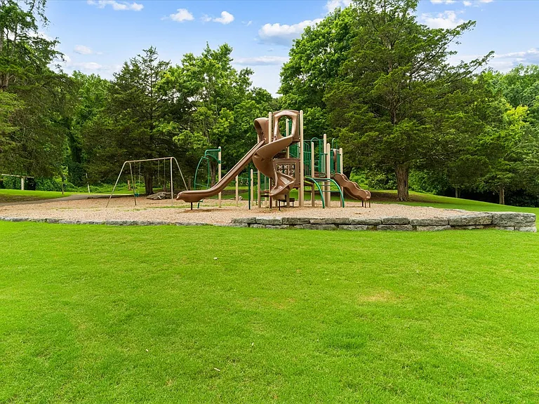 901 Renaissance Ct — Photo 44