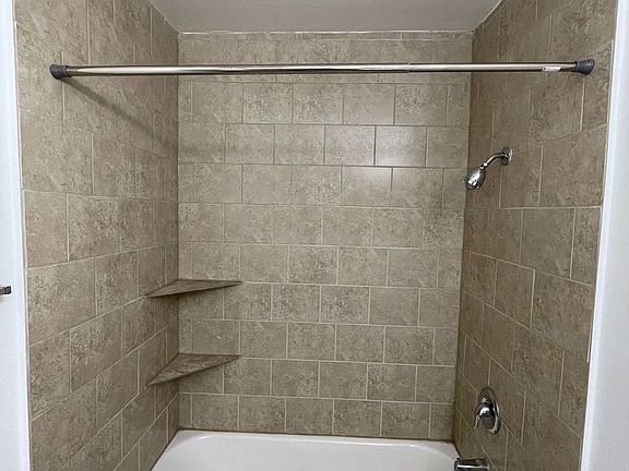 3rd image of 14801 Delano St APT 3