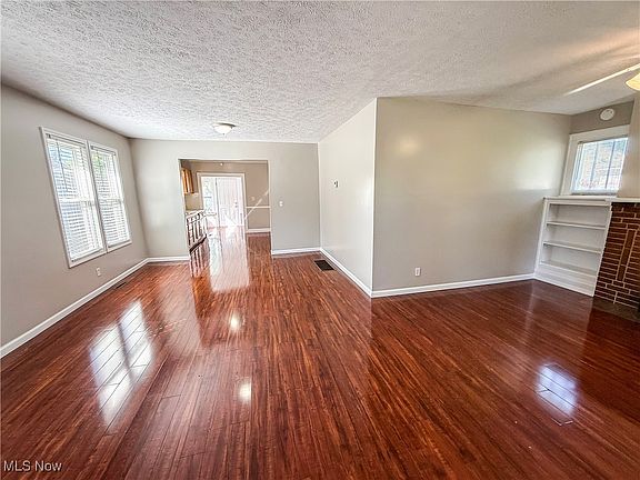 4th image of 2311 New York Ave