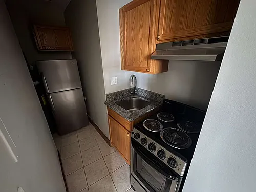 1175 Chapel St Photo 1