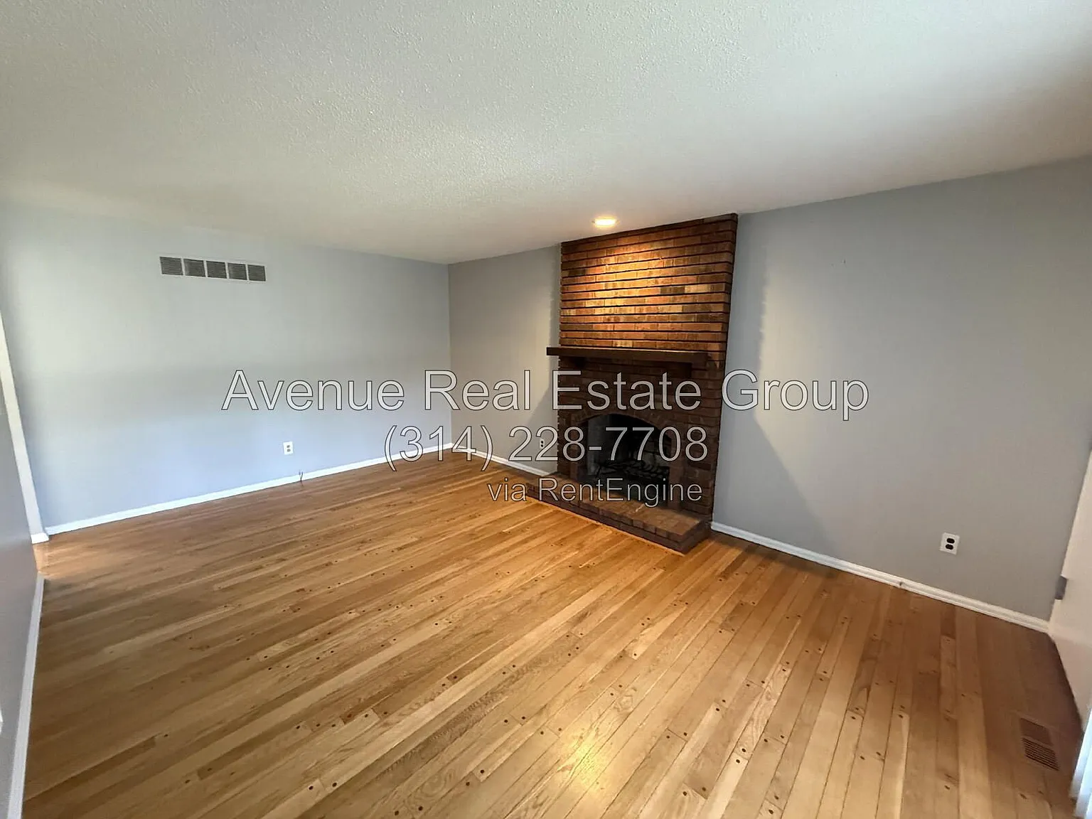 4 bed, 2.5 bath, 2280 sqft, $2,600 — Photo 3