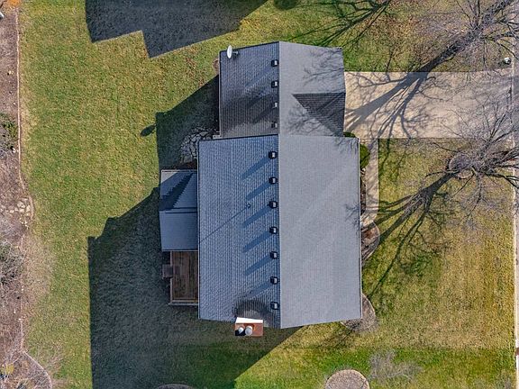 4th image of 406 Ironwood Cc Dr