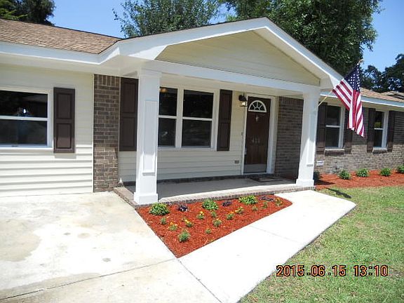 3rd image of 410 Village Green Cir