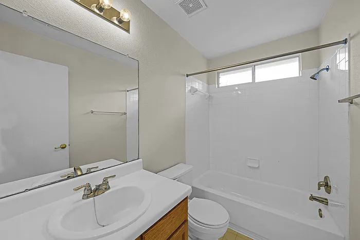 5509 Bentsen Ln — Photo 12