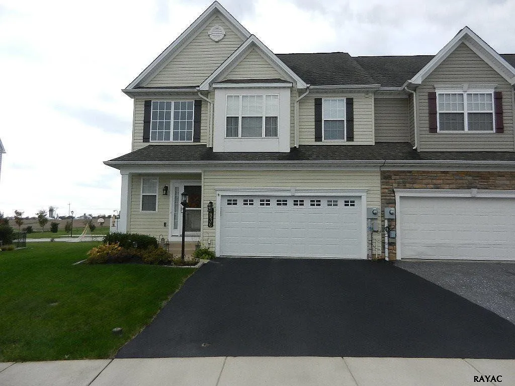 3836 Kings Ln photo 1