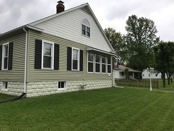 2nd image of 618 N Edwardsville St
