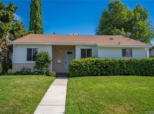 20430 Gilmore St, Winnetka, CA 91306
