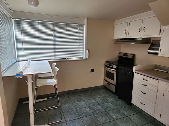 Eat in kitchen