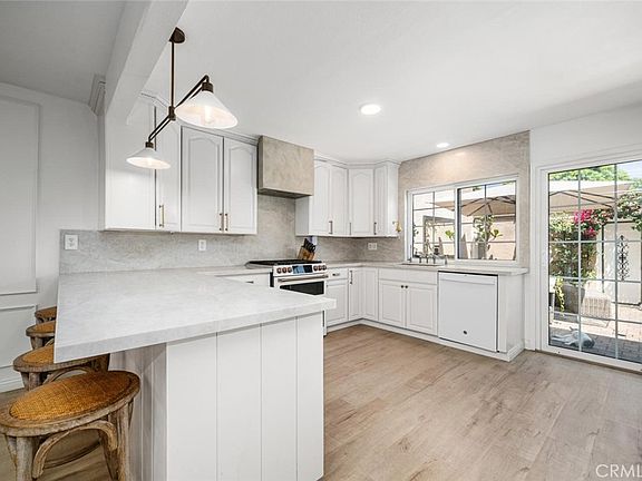5th image of 10942 Pebble Ct
