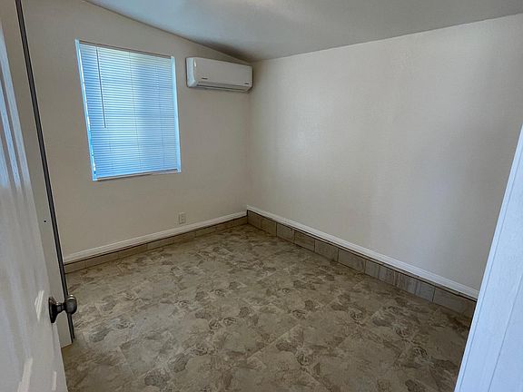 2nd image of 714 1/2 S Vicentia Ave