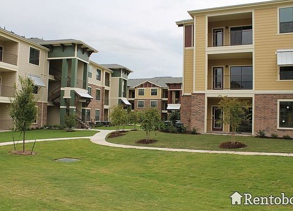 3rd image of 14000 The Lakes Blvd