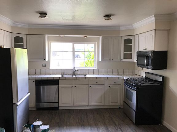 3rd image of 928 Alhambra Ave