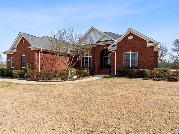 2nd image of 130 Grace Brook Cir