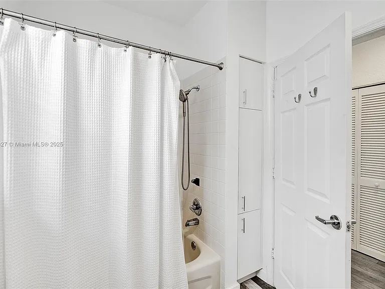1725 Winterberry Ln — Photo 31