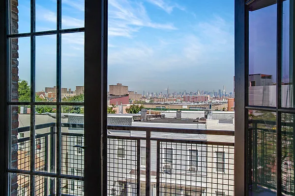 Rented by EXR | media 16