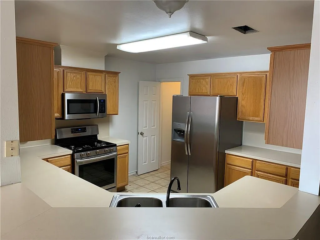3 bed, 1444 sqft, $1,750 — Photo 1