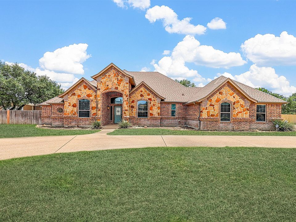 1st image of 102 Black Oak Dr