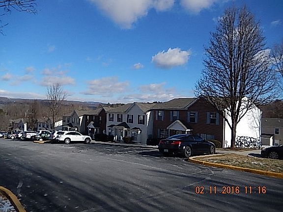 3rd image of 417 Laurence Ln