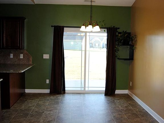 4th image of 203 Twilight Dr