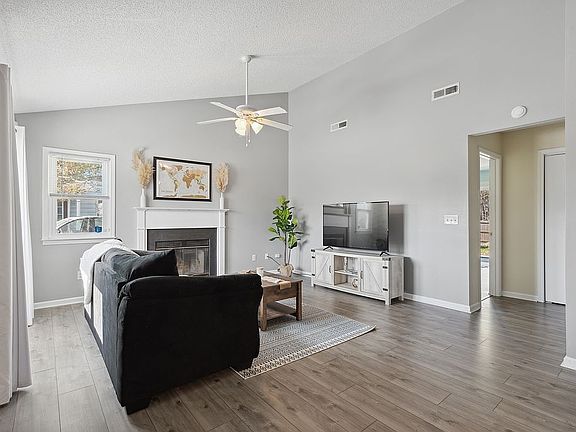 5th image of 6707 Low Bush Ct
