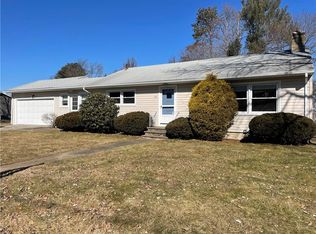 60 Forsythia Ln, Cranston, RI 02921