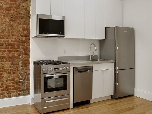 3rd image of 182 Prospect Park W APT 8