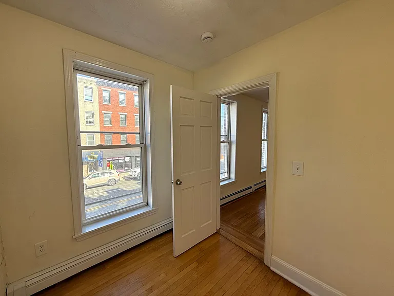23 Chelsea St #2 — Photo 7
