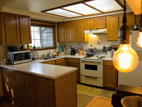 3rd image of 1807 W Koch St APT 2