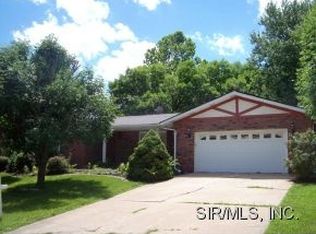 208 Matterhorn Ct, Glen Carbon, IL