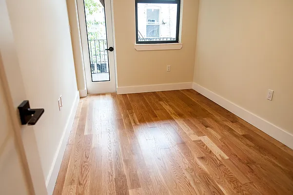 Rented by Nooklyn NYC LLC | media 81
