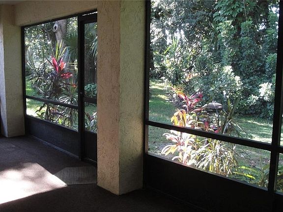 2nd image of 1042 W Pebble Beach Cir