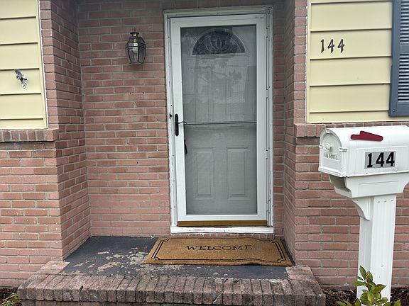 2nd image of 144 Gallant Fox Rd