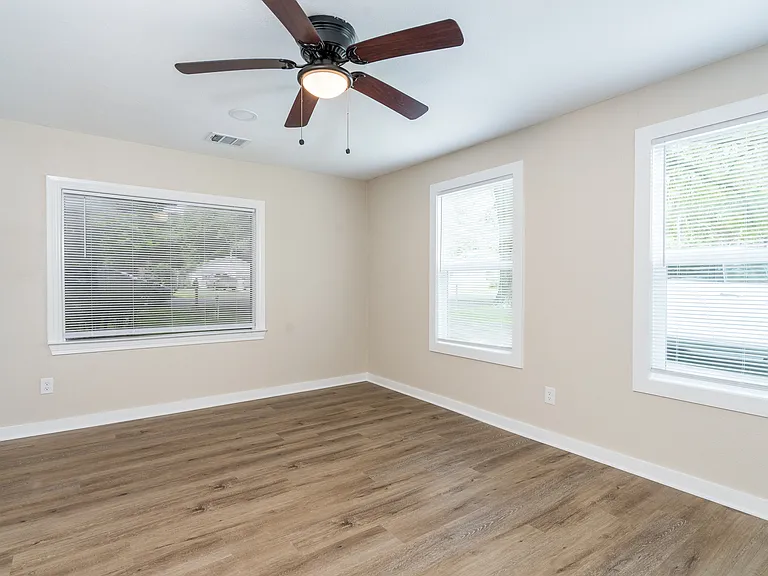 605 Hospital St #A — Photo 13