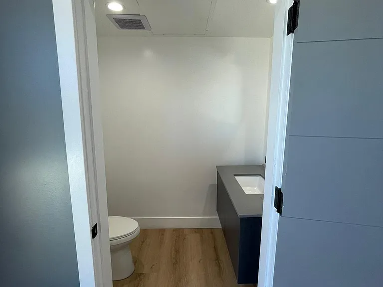 6345 Farmdale Ave — Photo 13