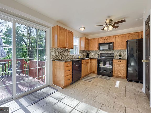 4th image of 57 Horseshoe Dr