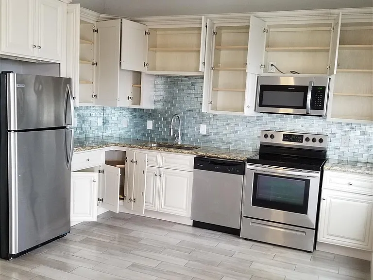 1015 Bluewater Dr #3 — Photo 2