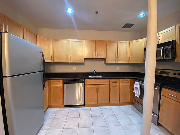 3rd image of 52 Lawrence Dr APT 304