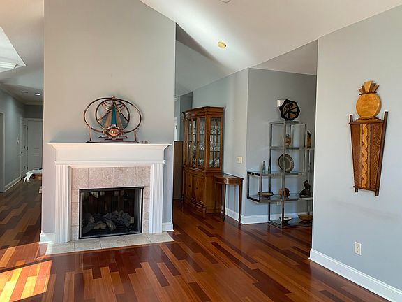 3rd image of 1459 Sedgefield Dr #2C