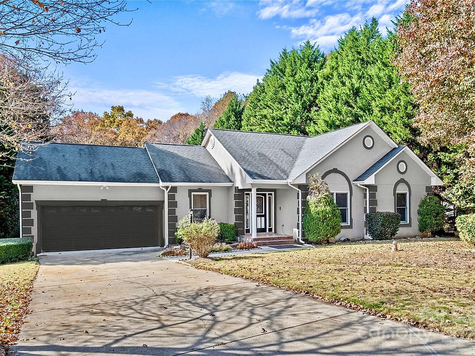 1st image of 717 Lois Ln