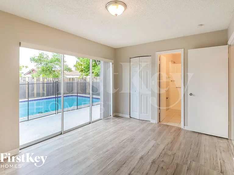 7701 SW 7th Ct — Photo 9