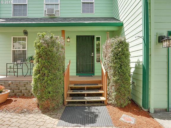 4th image of 402 SE 66th Ct