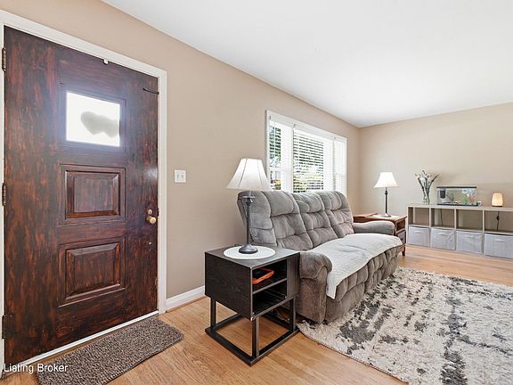 5th image of 3304 Wellingmoor Ave