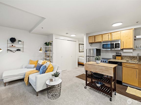 5th image of 2901 S Jackson Street #101